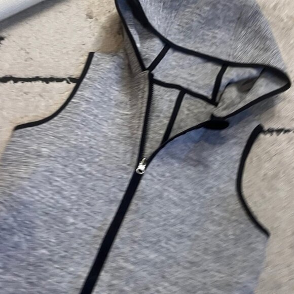 lululemon insculpt heather grey Gray Athletic Vest with Black Trim 4 - Picture 4 of 7